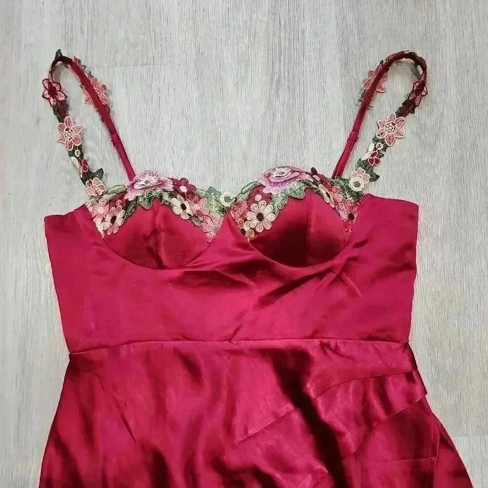 NWT Here Comes the Sun Women's Rose Garden Floral Applique Dress Merlot Medium - Picture 2 of 7